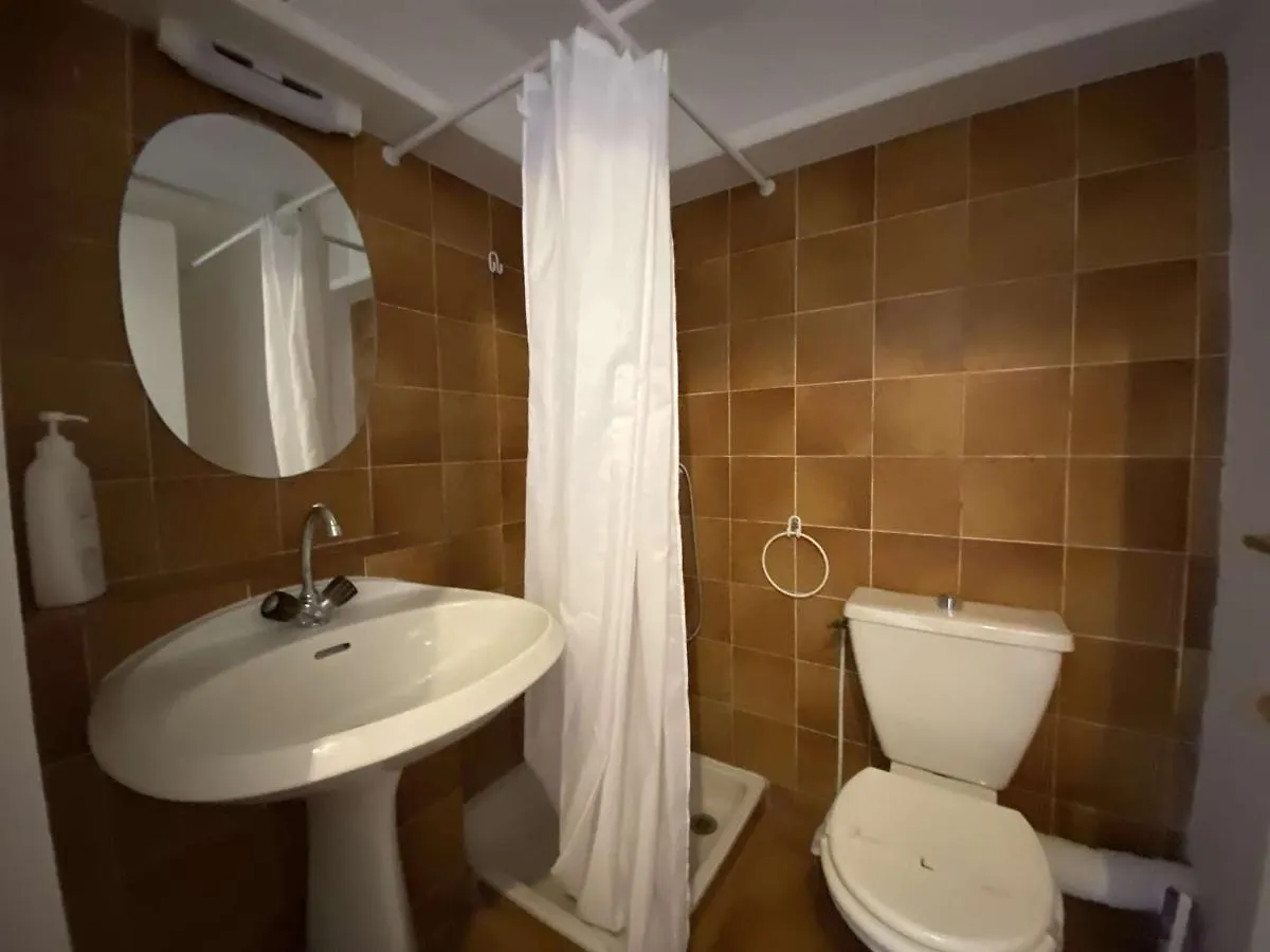 Studio Avec Piscine, Parking Et Terrasse A Sainte-Maxime - Fr-1-226-420